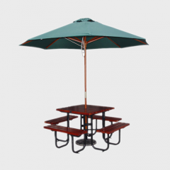 带太阳伞木制户外桌椅