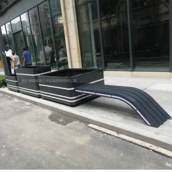 The production of flower boxes and lounge chairs of s residence in Langji city • s residence in Langji City, Chengdu, Sichuan Province has been comple