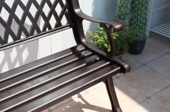 Outdoor cast aluminum chair