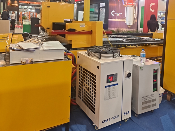 特域冷水機(jī)CWFL-3000保障激光切割持續(xù)穩(wěn)定運(yùn)行