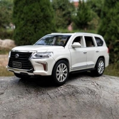 White Lexus lx570