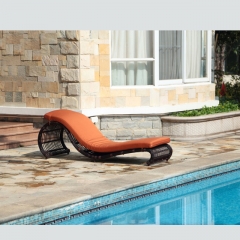 庭院游泳池躺椅