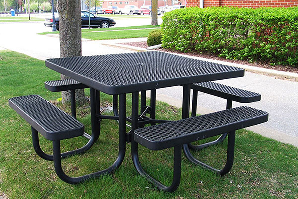 400 sets of outdoor tables, chairs and park benches ordered by the United States, arlau has produced dipping tables, chairs and dipping chairs as requ