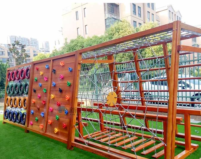 The unpowered amusement facilities in the children's park create a healthy and fashionable play space for you