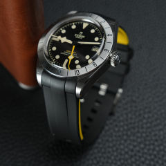 维瑞亚橡胶表带适用于帝舵碧湾专业型M79470 39mm