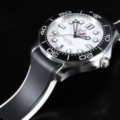 维瑞亚双色橡胶表带适用于新海马潜水300m 42mm（日历窗在6点位）