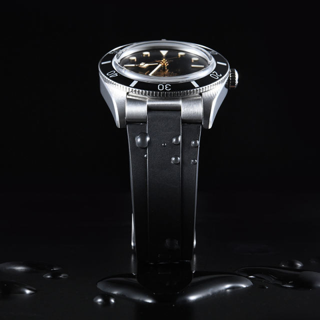 维瑞亚橡胶表带适用于帝舵碧湾54型37mm M79000N针扣款