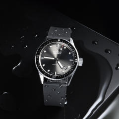 【速享大师】维瑞亚高质量平头通用橡胶表带款折叠扣18/19/20/21/22/23mm