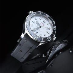 维瑞亚橡胶表带适用于海马潜水300m 42mm（日历窗在6点位）