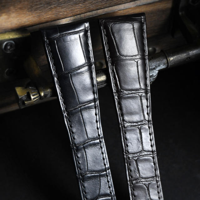 维瑞亚美洲鳄鱼皮表带适用于卡地亚卡历博42mm  W7100037