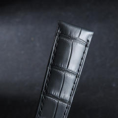 维瑞亚美洲鳄鱼皮表带适用于卡地亚坦克 WSTA0028