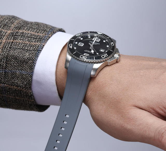 【单色新外观】维瑞亚橡胶表带适用于浪琴康卡斯41/43mm