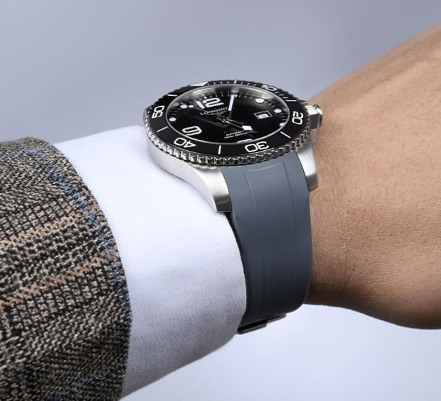 【单色新外观】维瑞亚橡胶表带适用于浪琴康卡斯41/43mm