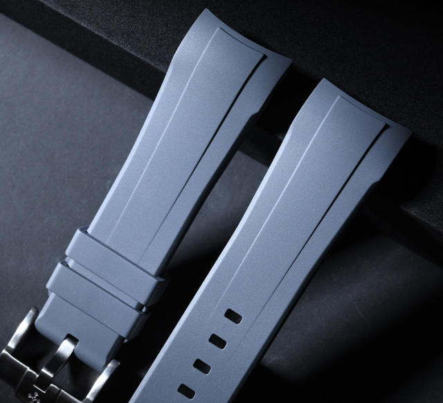 【单色新外观】维瑞亚橡胶表带适用于浪琴康卡斯41/43mm