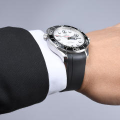 【单色新外观】维瑞亚橡胶表带适用于Omega新海马300(日历6点)