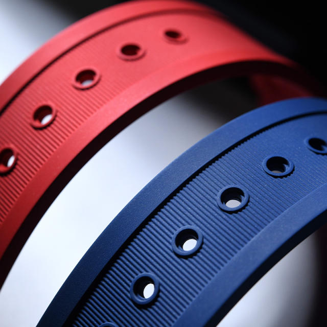 维瑞亚橡胶表带适用于欧米茄新海马300(日历6点位)折叠扣款