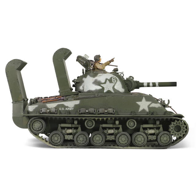 Sherman M4A3 (105) HVSS with deep wading gear US Army, 713th Tank Battalion, Okinawa, 1945