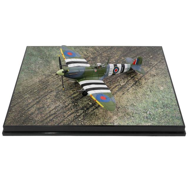 Supermarine Spitfire Mk.IX MK 392, WG CDR "Johnnie" Johnson, No.144 (Canadian) Wing RAF Kenley, Royal Air Force, Normandy