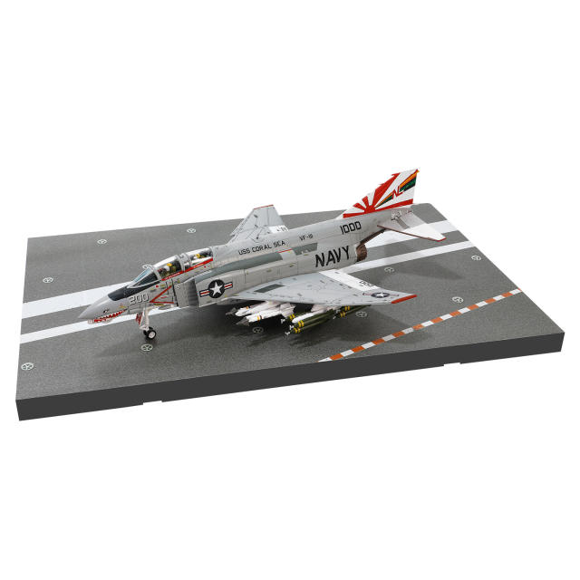 McDonnell Douglas F-4B Phantom II, USN, VF-111 Sundowners, F-4B 200, USS Coral Sea 1970