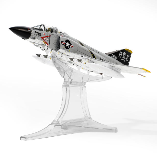 波音F-4J “鬼怪II” 战斗机 VF-84 “海盗旗” 美国海军罗斯福号航空母舰，第84战斗机中队(军机序号155861)