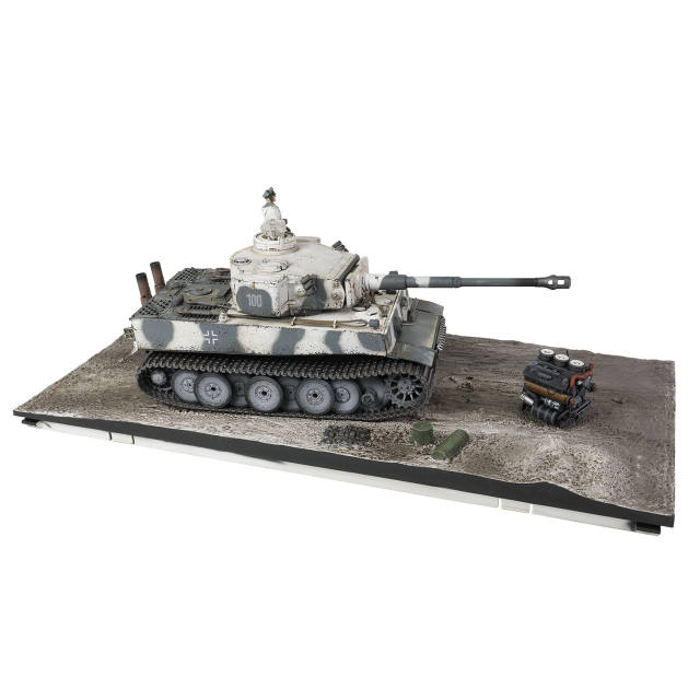 Sd.Kfz.181 PzKpfw VI Tiger Ausf. E heavy tank (Initial production model) Schwere Panzerabteilung 502, No.100, February 1943, Eastern Front