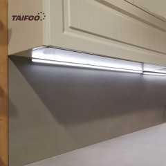 TF13305/6/7 明装条灯