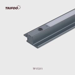 TF17211 免拉手层板灯