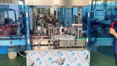 高粘度物料灌装内塞旋盖一体机