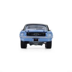 野马硬顶轿跑含后备箱滑雪架及雪具