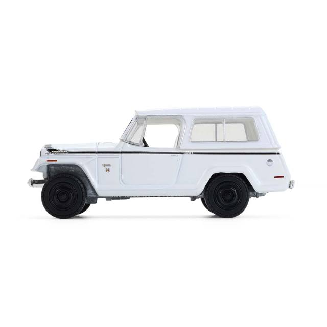 Jeepster Commando - 纯白