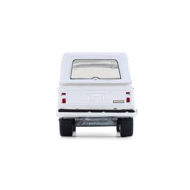 Jeepster Commando - 纯白
