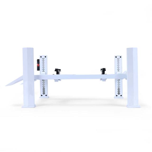 四柱举升机 - 白色