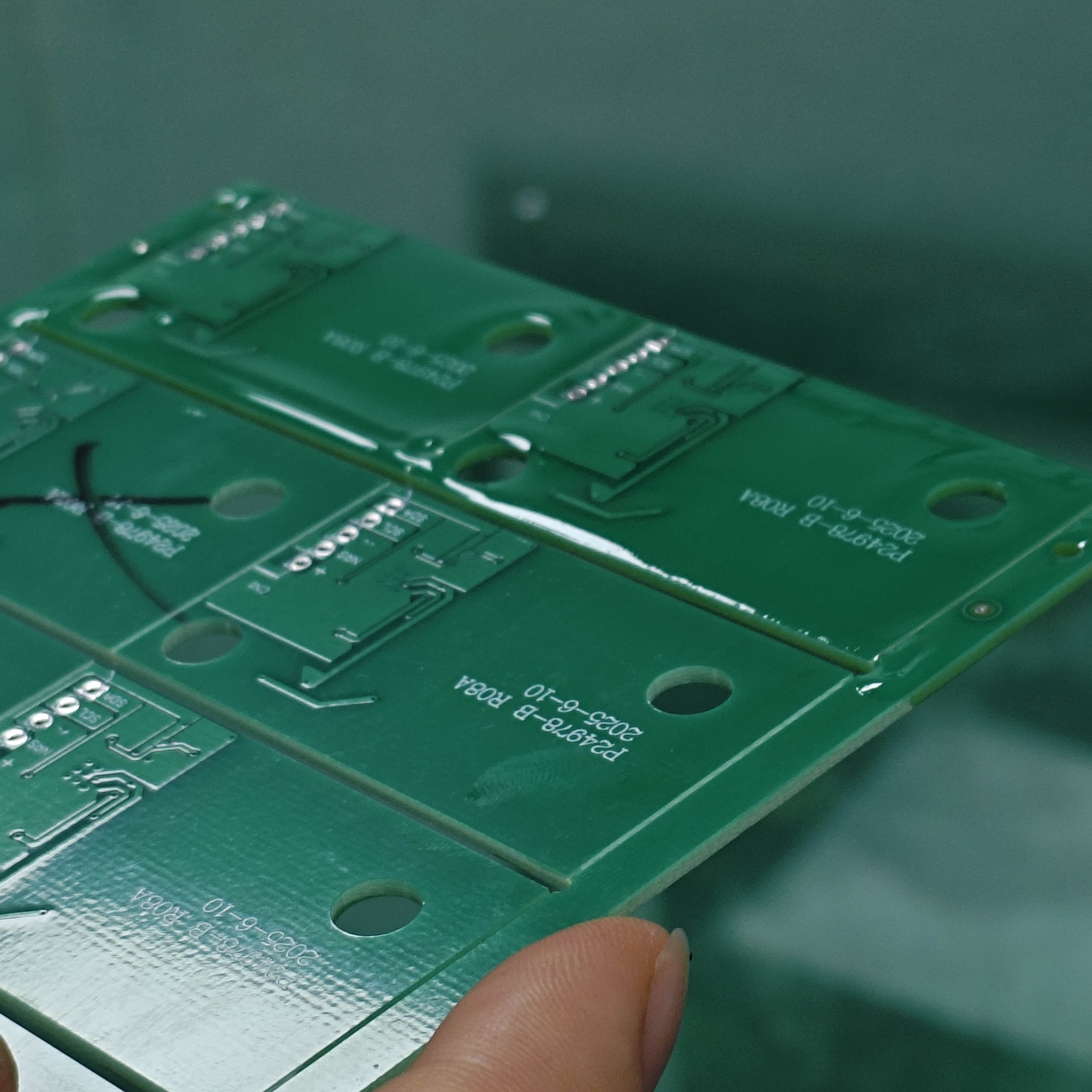 线路板UV三防,东莞拜尔电子材料,UV 三防胶 厂家直供 PCB 线路板 UV 三防漆 双固化防潮绝缘披覆胶 可喷涂点胶